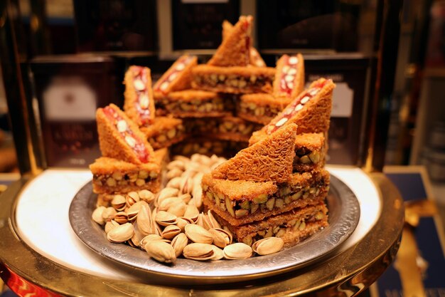 El postre tradicional turco kadayf baklava con pistacho