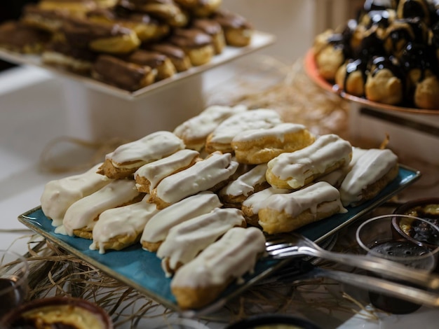 Postres en un buffet de hotel