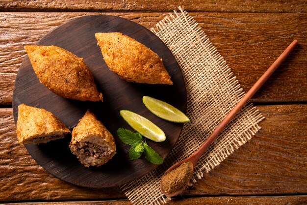 Potato Kibbeh - Hackfleisch aus dem Nahen Osten und Bulghurweizen mit Kartoffeln. Auch beliebtes Partygericht in Brasilien (Kibe).