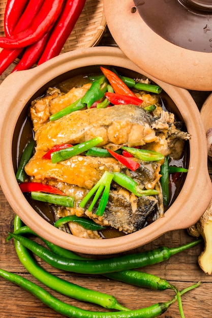 Pote de barriga de peixe delicioso de cozinha chinesa