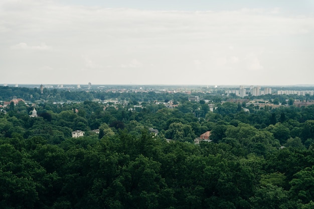 Potsdam, Alemanha - novembro de 2021 vista de Pfingstberg para os conjuntos habitacionais em Potsdam. Foto de alta qualidade