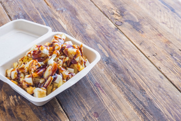 Poutine comida típica de rua no canadá