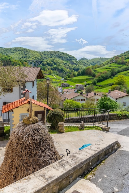 Povoado de Areso na Serra de Aralar junto a Leiza em Navarra Vista da aldeia tradicional