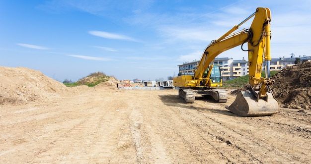 Power-Showel in einer Baustelle