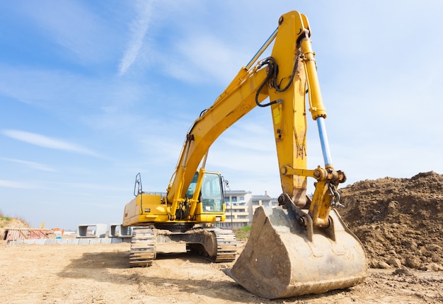 Power-Showel in einer Baustelle