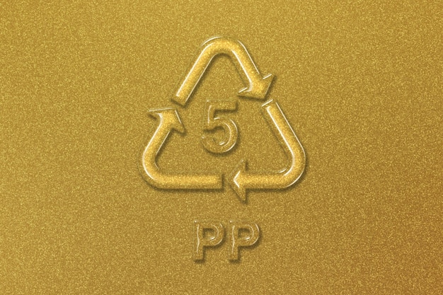 PP, símbolo de reciclagem de plástico PP 5, fundo dourado