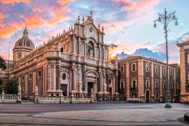 Praça Catania Dome