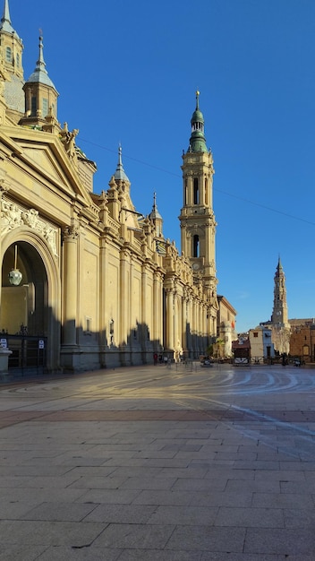 Praça da Catedral de Nossa Senhora do Pilar e Catedral do Salvador em Saragoça Espanha