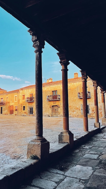 Praça de pedraza em segóvia, castilla y león, espanha. pedraza, cidade medieval murada