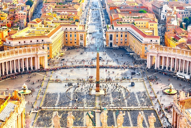 Praça de são pedro no vaticano e vista aérea de roma