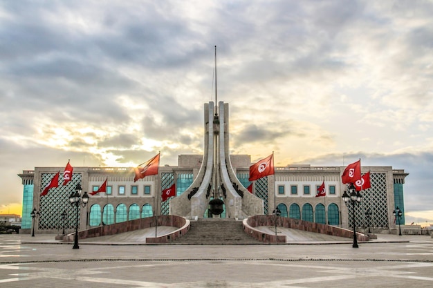 Praça do Kasbah e a prefeitura de Tunis