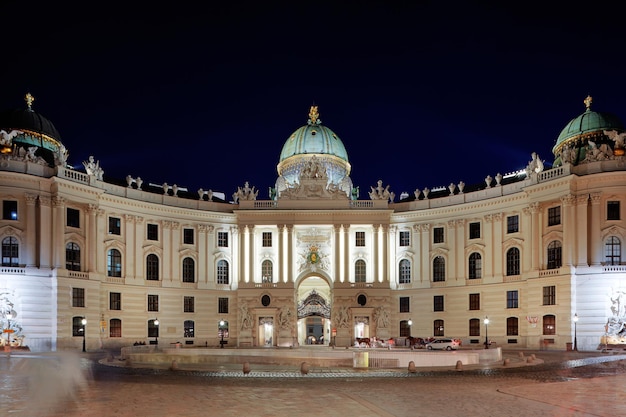 Praça Michaelerplatz do Palácio de Hofburg Michaelertrakt