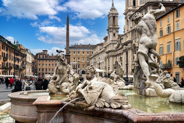 Foto praça piazza navona, em roma, itália fonte de netuno arquitetura e marco de roma