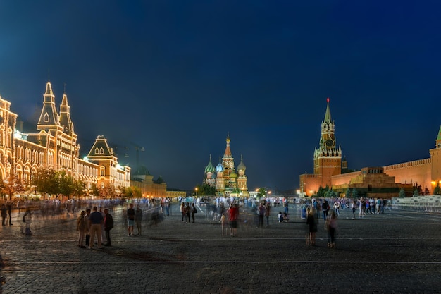 Praça Vermelha de Moscou e Catedral de São Basílio em Moscou Rússia à noite