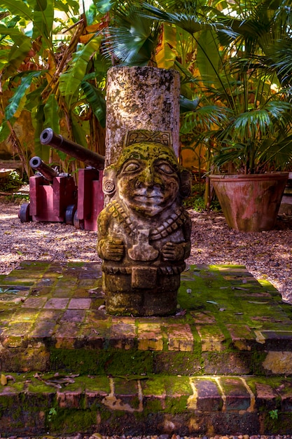 Präkolumbianische Steinskulptur in Cartagena Kolumbien