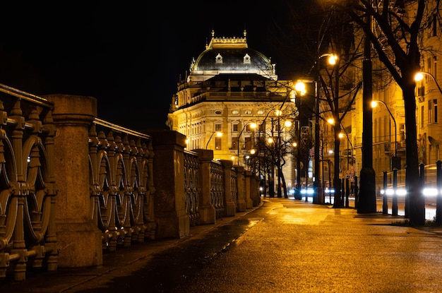 Prag bei Nacht, Nationaltheater, Stadtbeleuchtung, Stadtbild