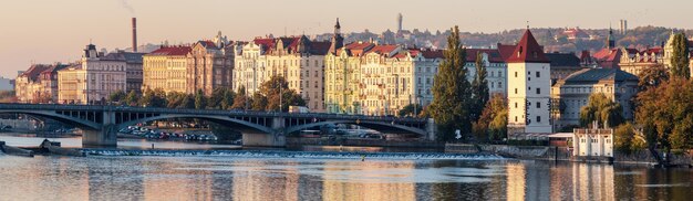 Praga al amanecer