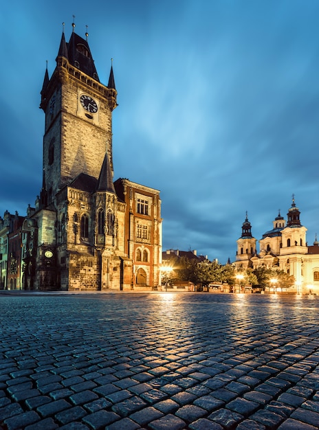 Praga, antiguo ayuntamiento tarde por la noche