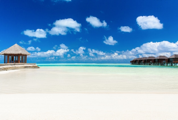 Praia com Maldivas