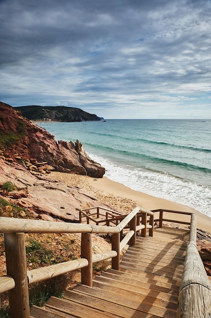 Praia da bordeira e passadiços que fazem parte