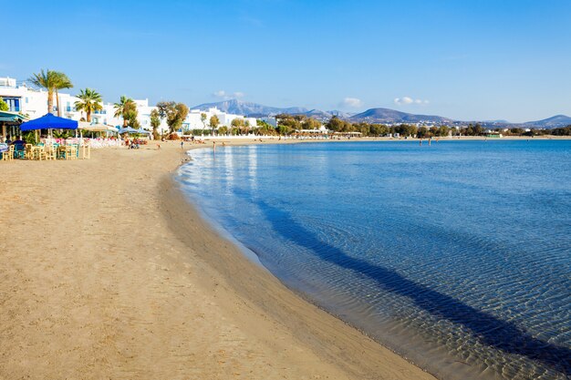 Praia da cidade de Naxos