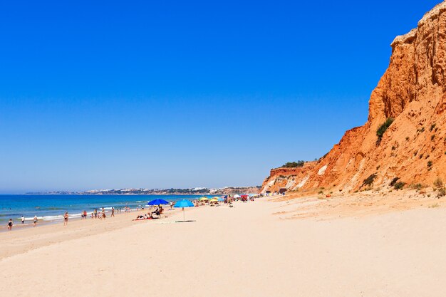 Praia da Falésia em Albufeira, região do Algarve em Portugal