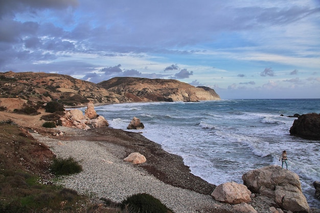 Praia de Afrodite no mar Mediterrâneo, Chipre