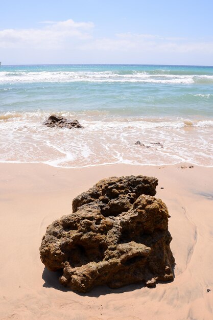 Foto praia de areia do oceano