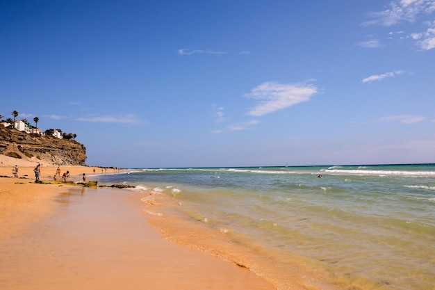 Foto praia de areia do oceano