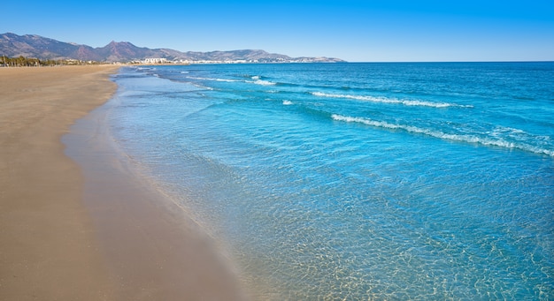 Praia de gurugu em grao de castellon a espanha