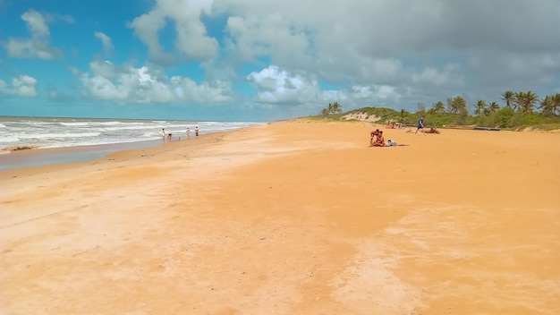 Foto praia de itaunas, no norte do estado de espírito santo, no brasil