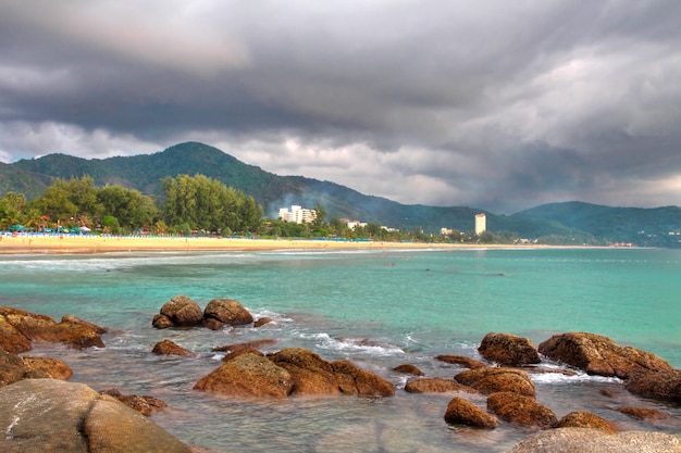 Praia de karon, ilha de phuket - tailândia