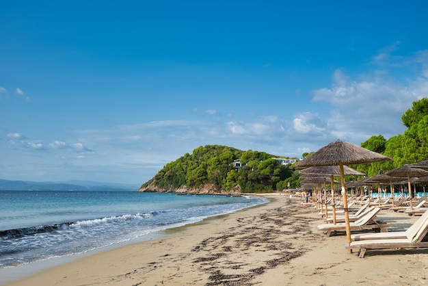 Praia de Koukounaries, ilha de Skiathos, Grécia, praia mundialmente famosa