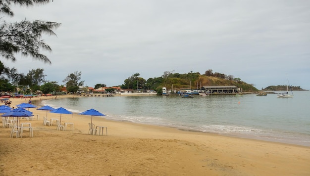 Praia de Rio das Ostras no litoral do Rio de Janeiro, Brasil