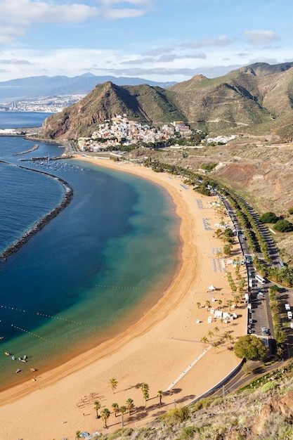 Praia de Tenerife Teresitas Ilhas Canárias mar Espanha viagens viajando formato de retrato