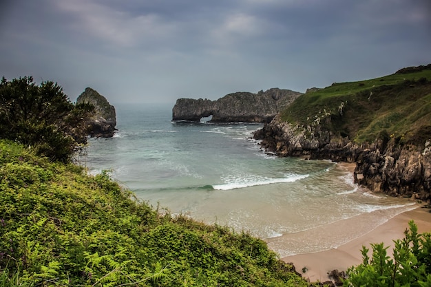 Praia de Val de San Vicente na Cantábria (Espanha).jpg