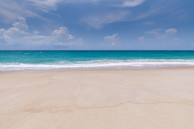 praia do paraíso tropical com areia branca, conceito de plano de fundo, província de Phuket, Tailândia