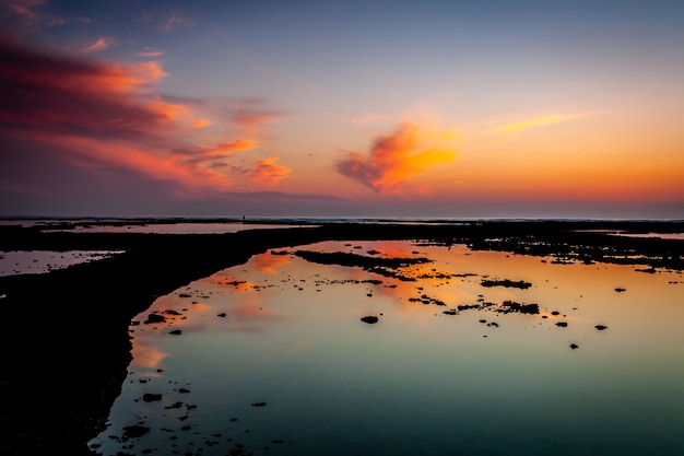 Praia dos Corrales, canetas de peixe, de Rota, Cádiz, Espanha