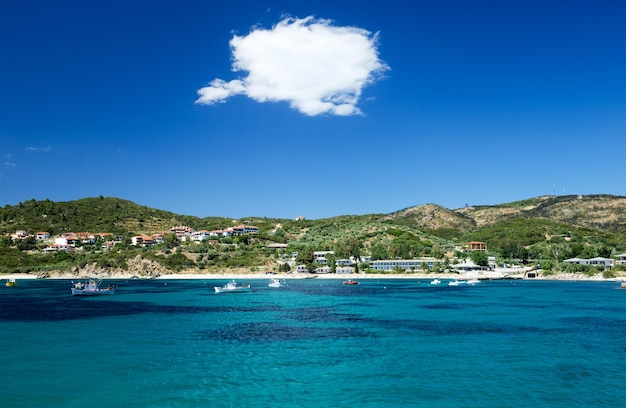 Praia dourada na Grécia