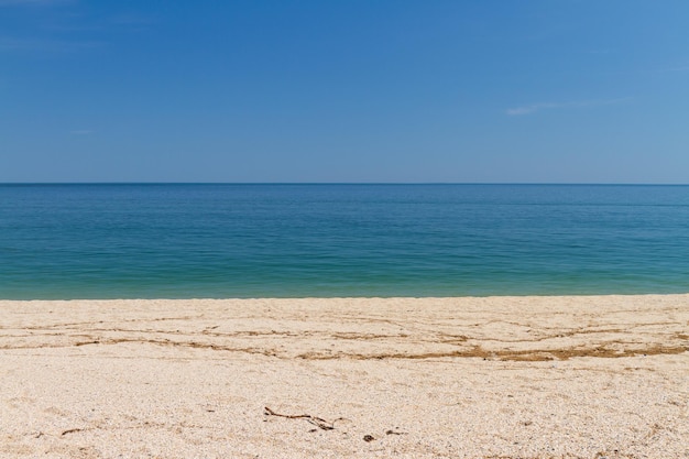 Praia e mar