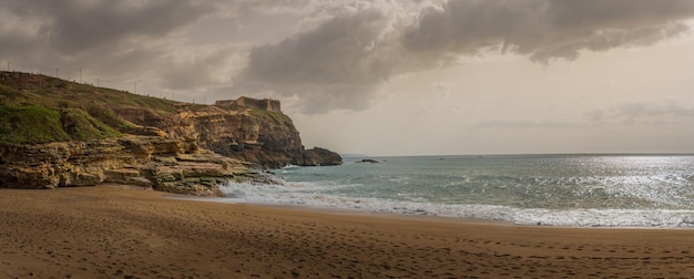 Praia em Portugal perto da Nazaré