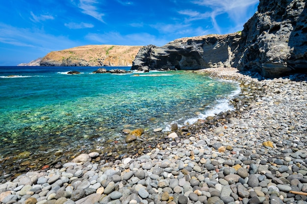 Praia papafragas na ilha de milos na grécia