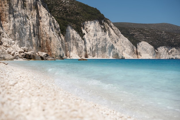 Praia remota e escondida de Fteri na ilha de Kefalonia Grécia Europa