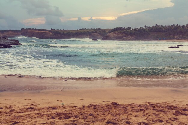 Praia tropical cênica em bali