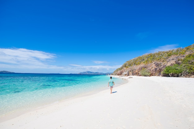 Praia tropical em Coron, Filipinas