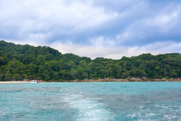 Praia tropical, Ilhas Similan, Mar de Andaman, Tailândia