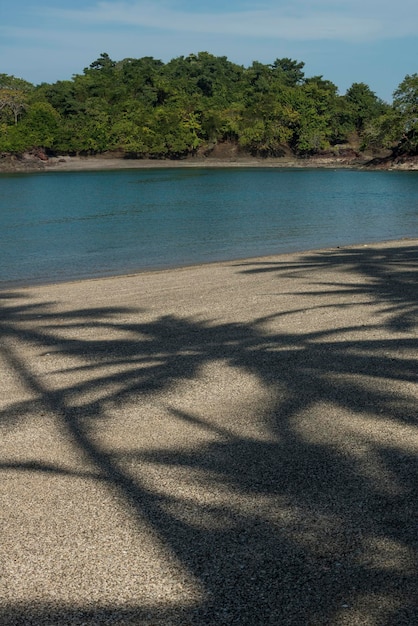 Praia tropical na maré baixa arquipélago de Las Perlas Panamá Foto Premium