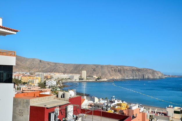 Praia Tropical nas Ilhas Canárias de Los Cristianos