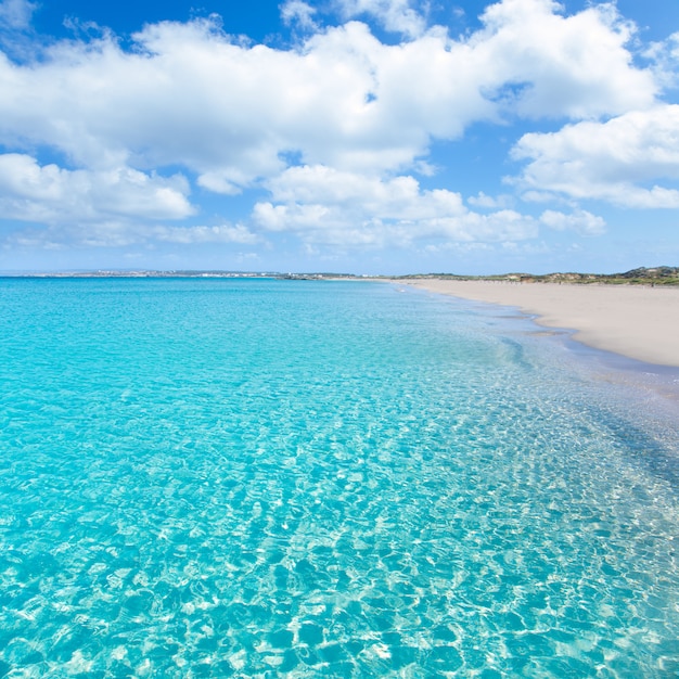 Praia turquesa de formentera llevant tanga