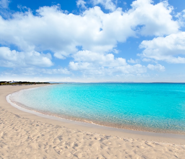 praia turquesa em formentera